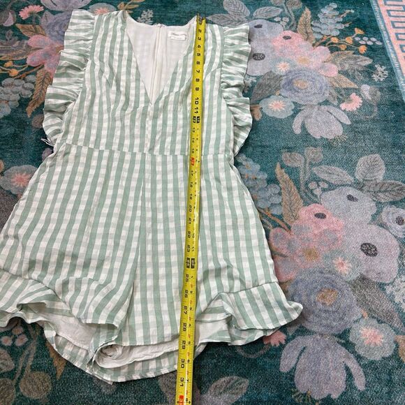 Lovers + Friends Jill Romper Gingham Check Sage Green White Mini Small Playsuit - Picture 15 of 16